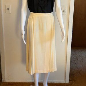Unsigned Designer Accordian Pleated Flat Front Ivory/Winter White Skirt